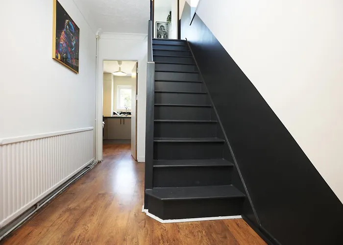 Homely ! Perfect For Contractors And Guests With Private Off Street Parking アパート ブリストル