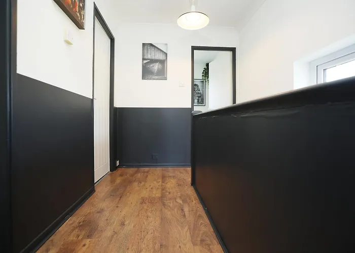 Homely ! Perfect For Contractors And Guests With Private Off Street Parking ブリストル