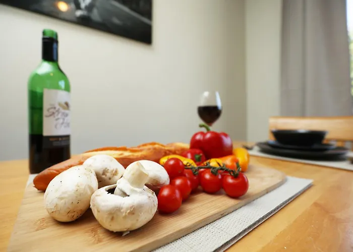 Homely ! Perfect For Contractors And Guests With Private Off Street Parking * ブリストル