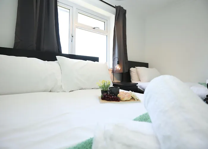 アパート Homely ! Perfect For Contractors And Guests With Private Off Street Parking *