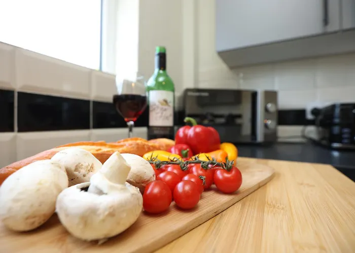 Homely ! Perfect For Contractors And Guests With Private Off Street Parking * ブリストル