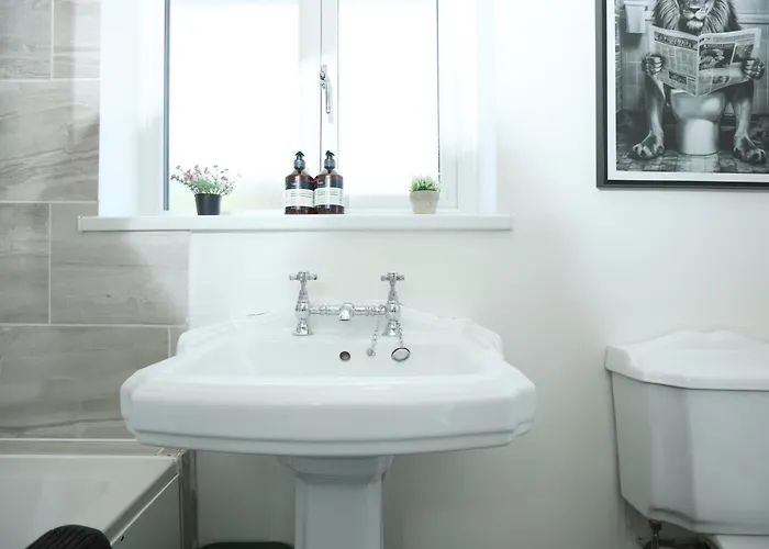 アパート Homely ! Perfect For Contractors And Guests With Private Off Street Parking