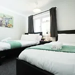 Homely ! Perfect For Contractors And Guests With Private Off Street Parking * بريستول
