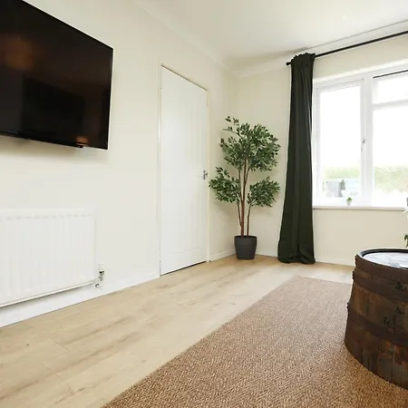 Διαμέρισμα Homely ! Perfect For Contractors And Guests With Private Off Street Parking Μπρίστολ