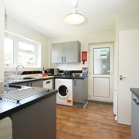Homely ! Perfect For Contractors And Guests With Private Off Street Parking Lägenhet Bristol
