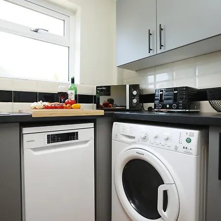 Homely ! Perfect For Contractors And Guests With Private Off Street Parking Apartamento Bristol