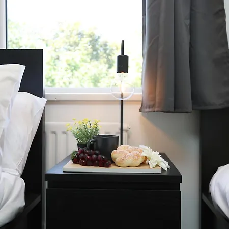Homely ! Perfect For Contractors And Guests With Private Off Street Parking *
