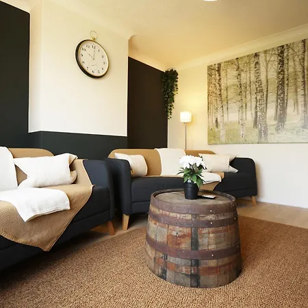 Homely ! Perfect For Contractors And Guests With Private Off Street Parking Διαμέρισμα