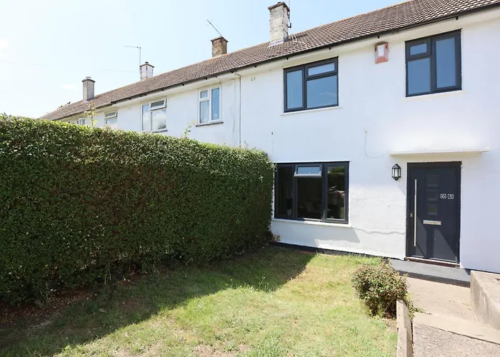 Apartment Homely ! Perfect For Contractors And Guests With Private Off Street Parking Bristol