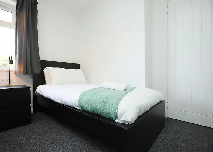 Homely ! Perfect For Contractors And Guests With Private Off Street Parking Lejlighed Bristol
