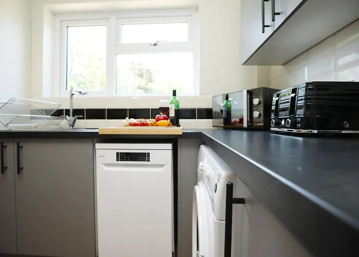 Homely ! Perfect For Contractors And Guests With Private Off Street Parking Lejlighed Bristol